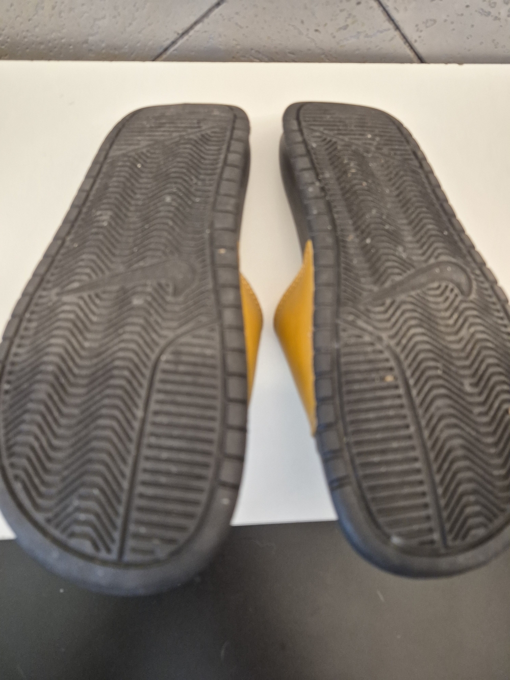 Nike Benassi Just Do It Gold Metallic & Black Slide Sandals, 343881014, Size 8 - Picture 6 of 8